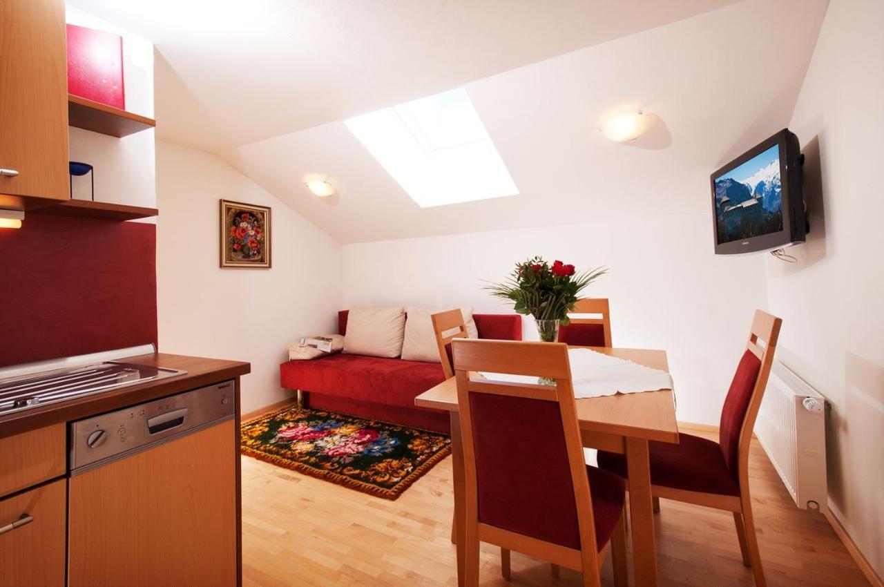 Ferienwohnung Haus Hubertus Fusch an der Grossglocknerstrasse Exterior foto